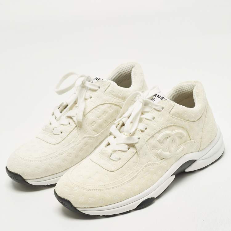 Pre Owned Chanel CC Size 41 Cream Suede Lace Up Sneakers