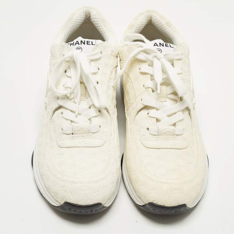 Pre Owned Chanel CC Size 41 Cream Suede Lace Up Sneakers