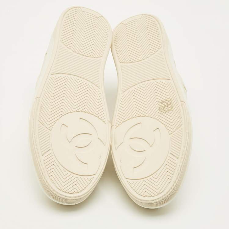 مملوكة مسبقًا Chanel CC Size 46 White/Cream Leather and Canvas  Low Top Sneakers 
