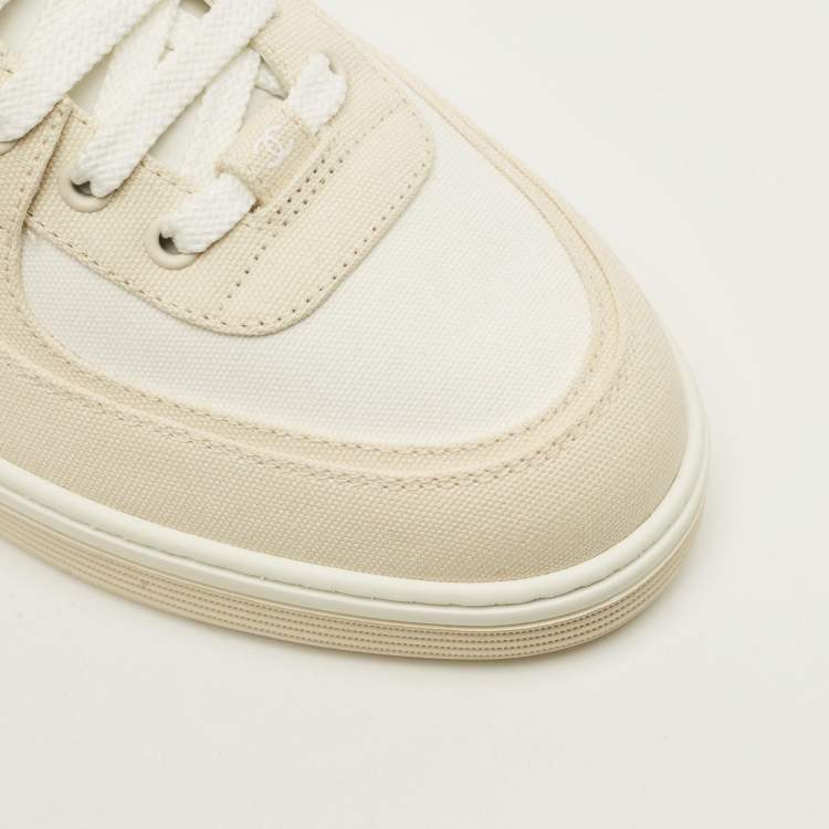 مملوكة مسبقًا Chanel CC Size 46 White/Cream Leather and Canvas  Low Top Sneakers 