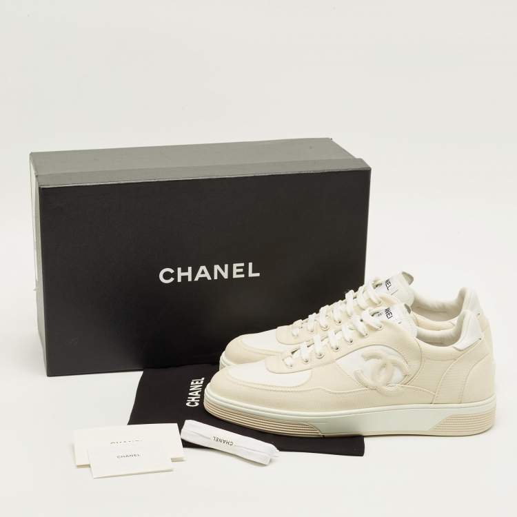 مملوكة مسبقًا Chanel CC Size 46 White/Cream Leather and Canvas  Low Top Sneakers 