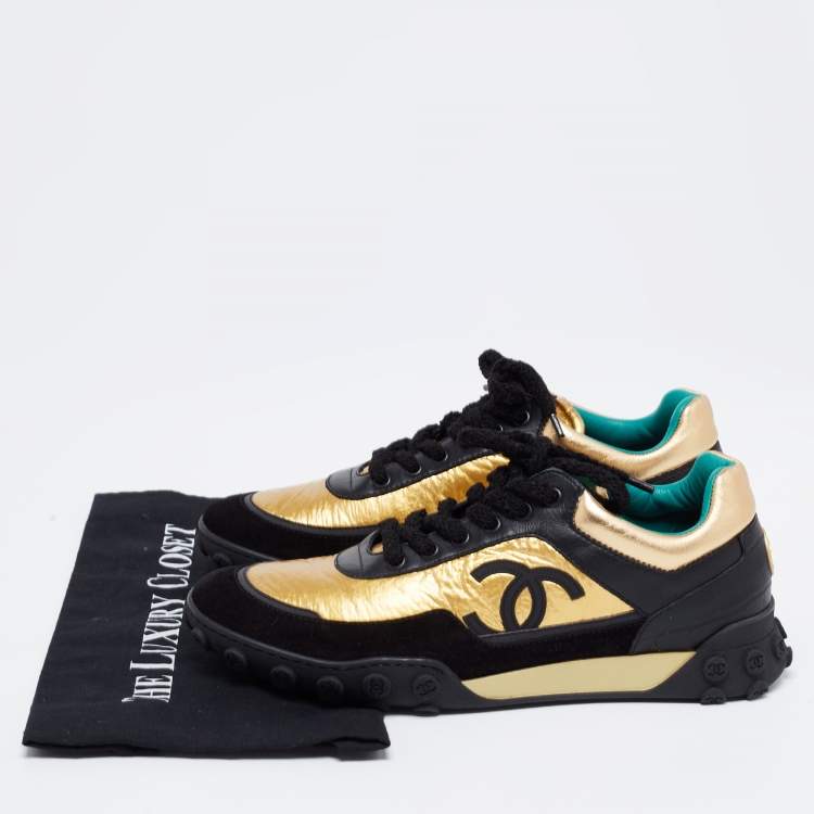 Pre Owned Chanel Black/Gold Leather and Suede CC Low-Top Sneakers Size 41.5