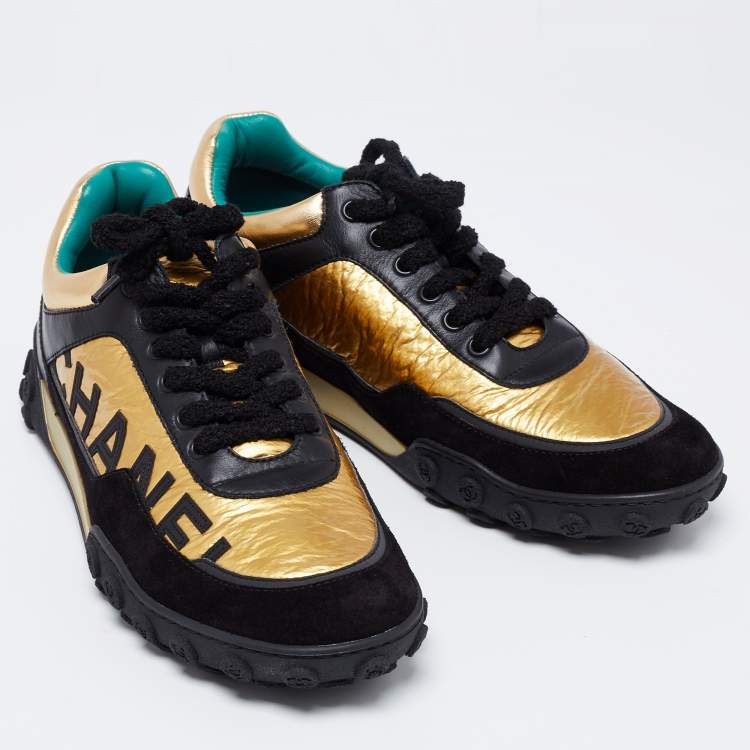 Pre Owned Chanel Black/Gold Leather and Suede CC Low-Top Sneakers Size 41.5