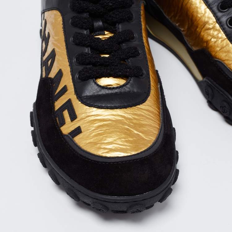 Pre Owned Chanel Black/Gold Leather and Suede CC Low-Top Sneakers Size 41.5