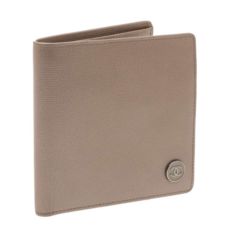 Pre Owned Chanel Metallic Beige Leather Bifold Wallet