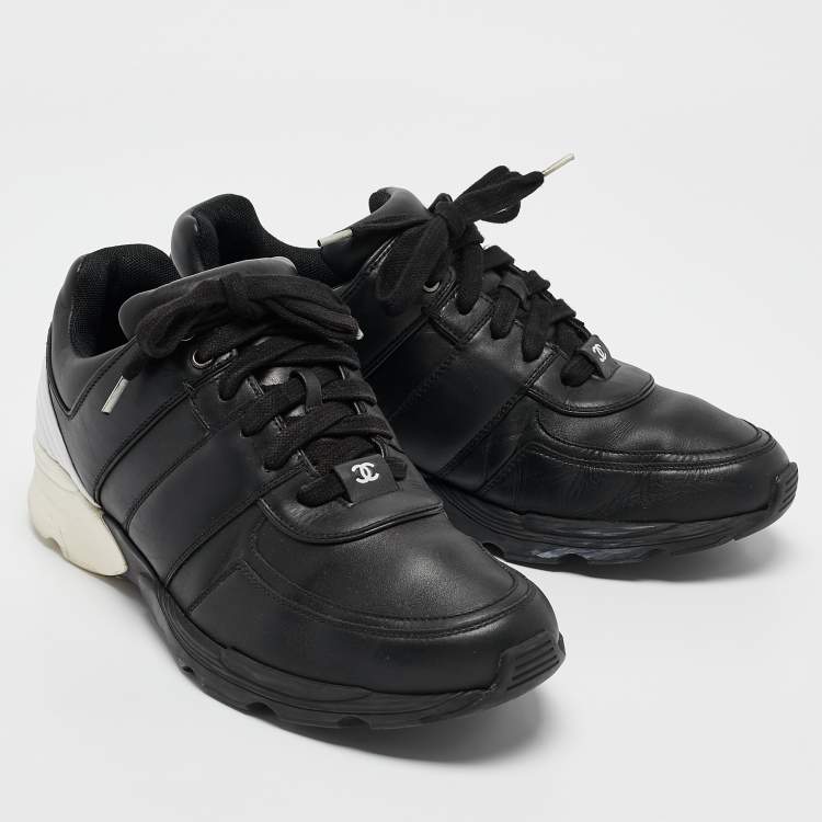 Pre Owned Chanel Black/White Leather CC Low Top Sneakers Size 42