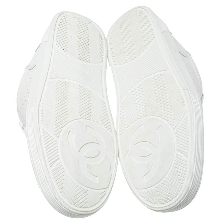Pre Owned Chanel White Leather Lace Up Sneakers Size 42