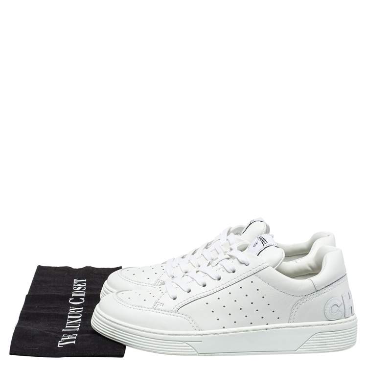 Pre Owned Chanel White Leather Lace Up Sneakers Size 42