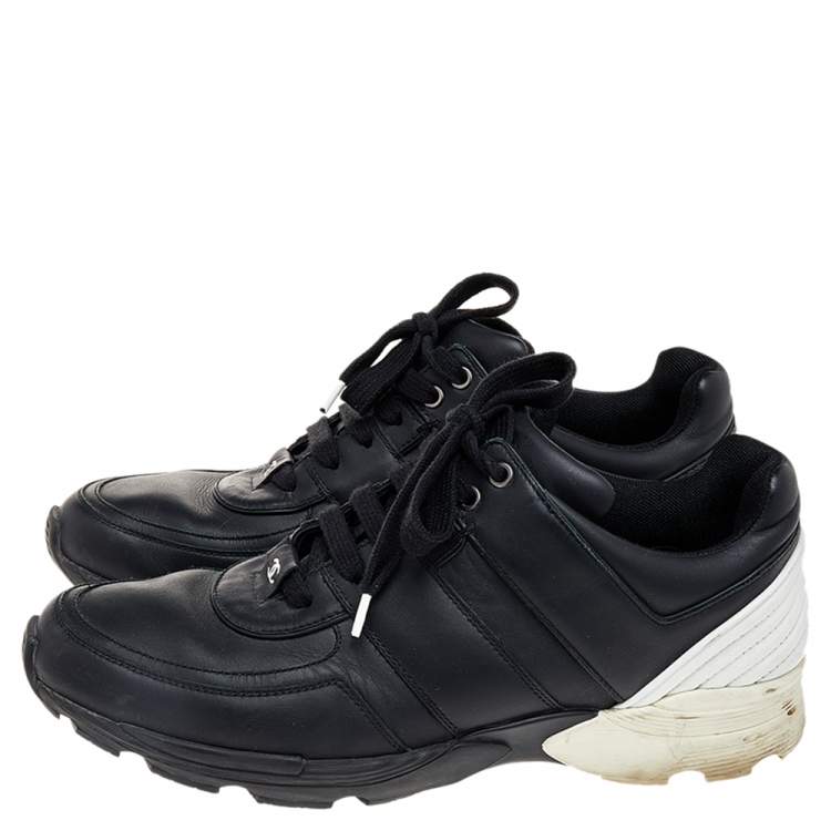 Pre Owned Chanel Black/White Leather CC Low Top Sneakers Size 42