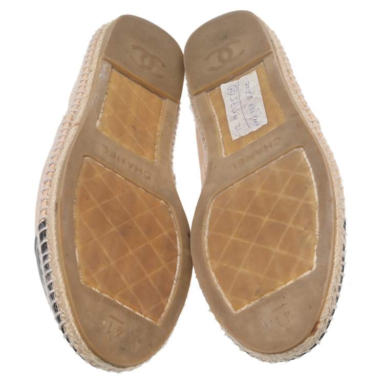 Pre Owned Chanel Beige/Black Leather CC Slip On Espadrilles Size 41