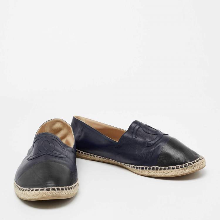 Pre Owned Chanel Navy Blue/Black Leather CC Cap-Toe Espadrille Flats Size 44