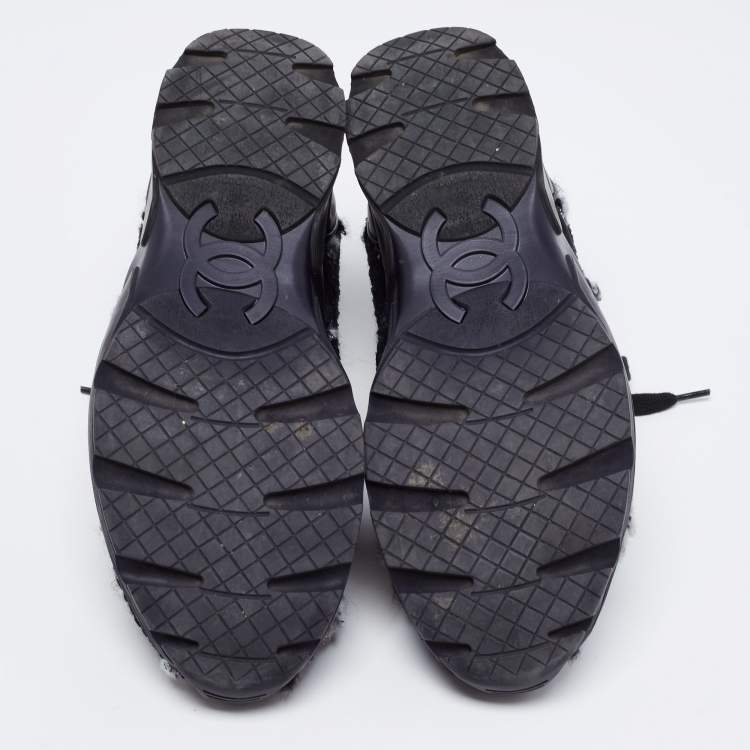 Pre Owned Chanel Black Tweed and Leather Low Top Sneakers Size 41