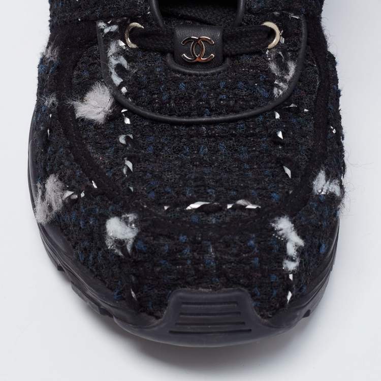 Pre Owned Chanel Black Tweed and Leather Low Top Sneakers Size 41