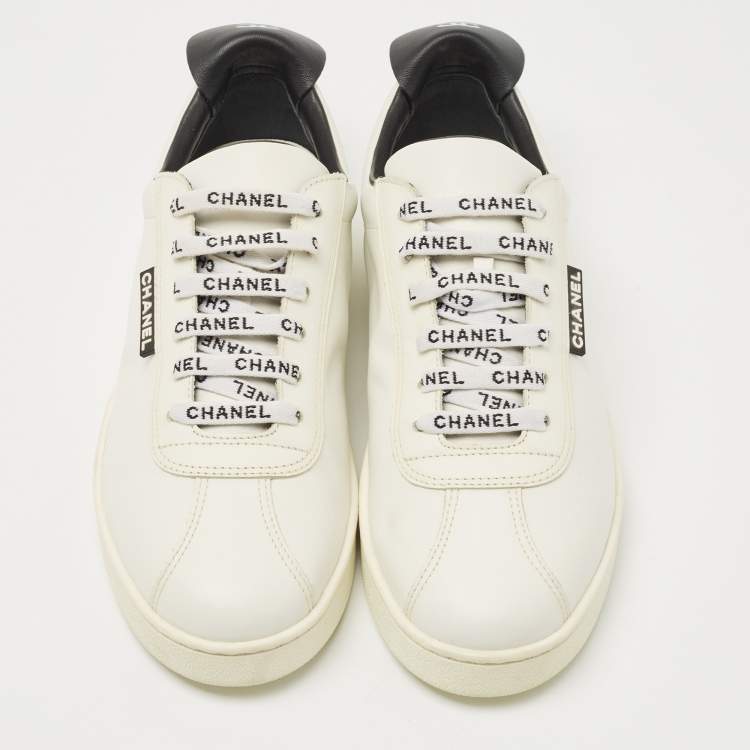 Pre Owned Chanel White Leather Interlocking CC Logo Low Top Sneakers Size 41.5