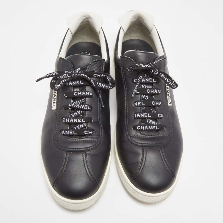 Pre Owned Chanel Black Leather Logo Lace Up CC Low Top Sneakers Size 43
