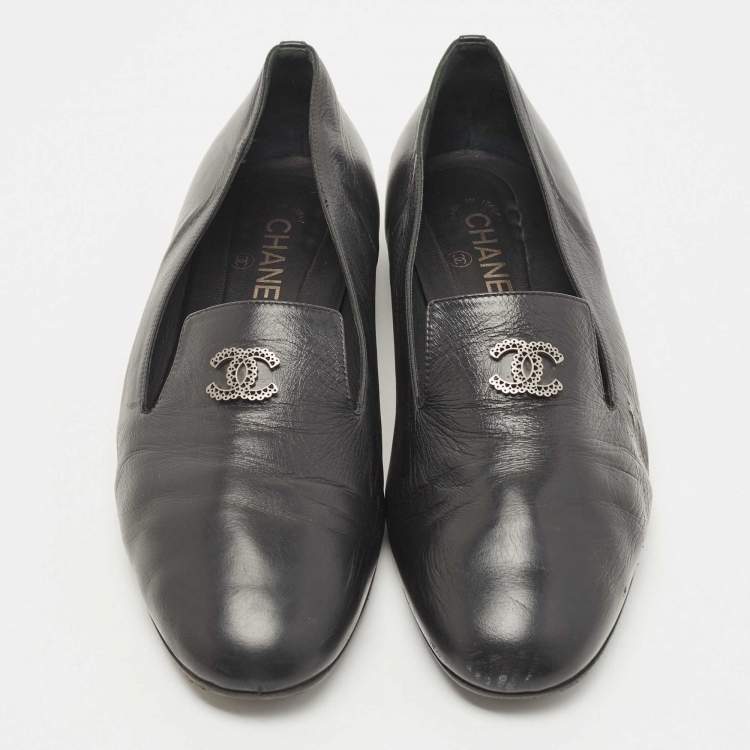 Pre Owned Chanel Black Leather CC Slip On Smoking Slippers Size 42