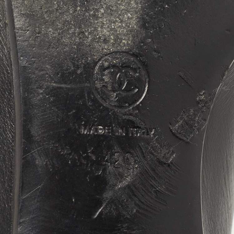 Pre Owned Chanel Black Leather CC Slip On Smoking Slippers Size 42
