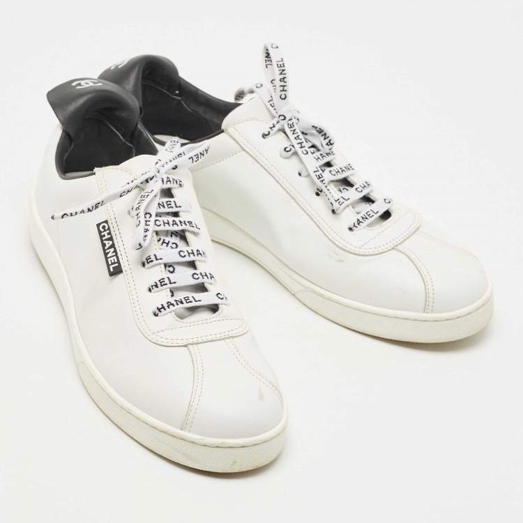 Pre Owned Chanel White Leather Logo Lace Up CC Low Top Sneakers Size 42