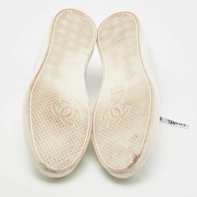 Pre Owned Chanel White Leather Logo Lace Up CC Low Top Sneakers Size 42