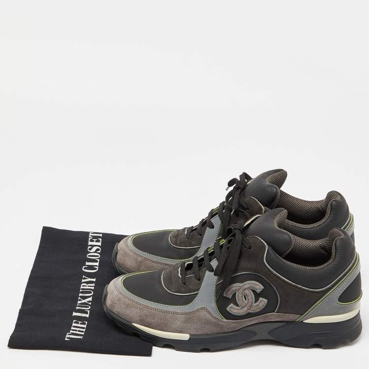Pre Owned Chanel Grey/Black Leather and Suede CC Low-Top Sneakers Size 42