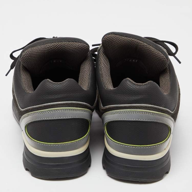 Pre Owned Chanel Grey/Black Leather and Suede CC Low-Top Sneakers Size 42