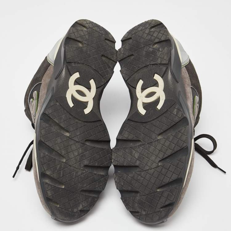 Pre Owned Chanel Grey/Black Leather and Suede CC Low-Top Sneakers Size 42