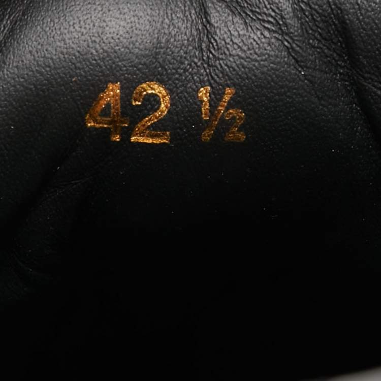 مملوكة مسبقًا Christian Louboutin Black Patent and Leather Low Top Sneakers Size 42.5