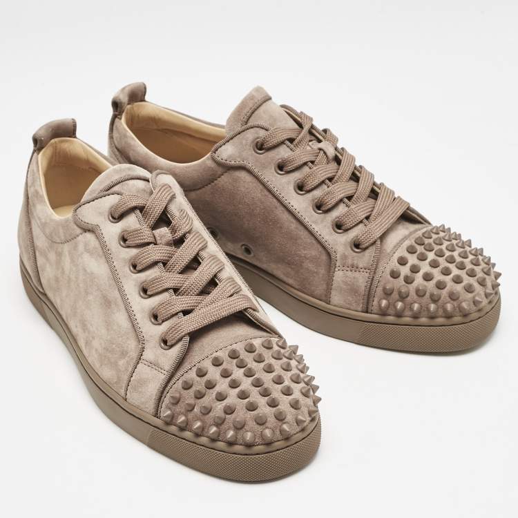 مملوكة مسبقًا Christian Louboutin Beige Suede Louis Junior Spikes Sneakers Size 41