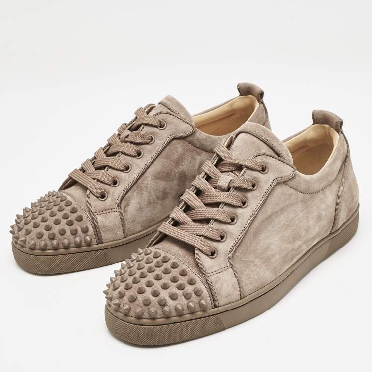 مملوكة مسبقًا Christian Louboutin Beige Suede Louis Junior Spikes Sneakers Size 41