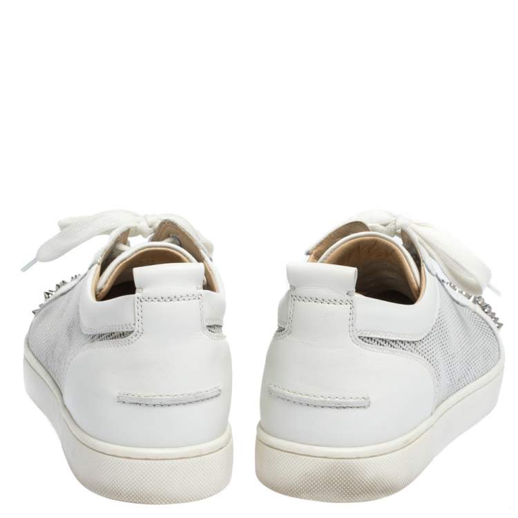 مملوكة مسبقًا Christian Louboutin White Leather And Mesh Louis Junior Spikes Sneakers Size 41.5