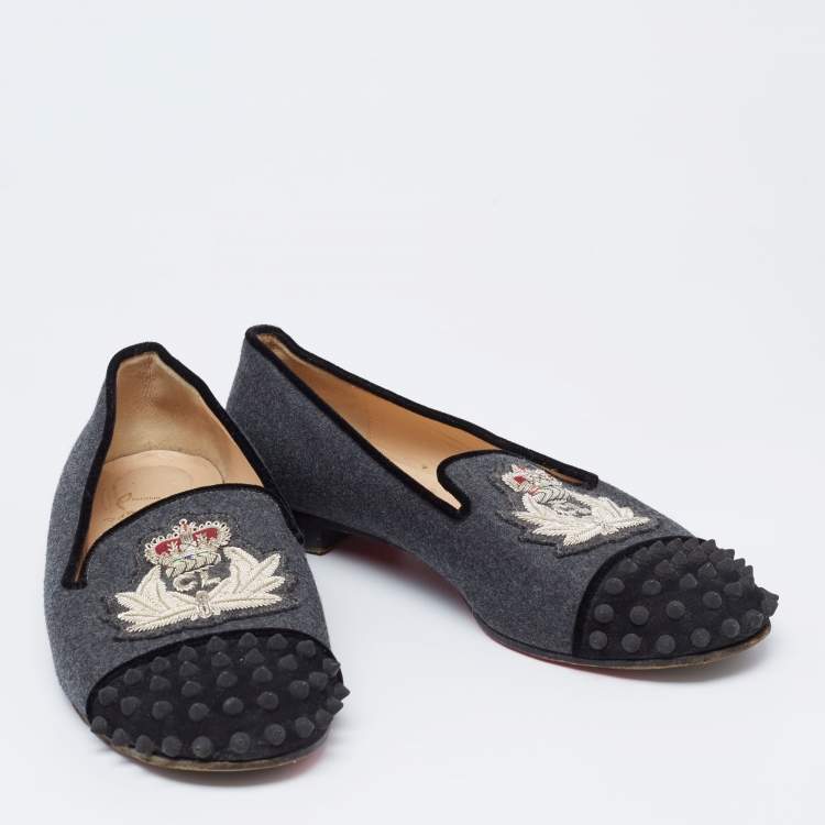 Pre Owned Christian Louboutin Grey/Black Wool and Suede Harvanana Spiked Cap-Toe Smoking Slippers Size 41
