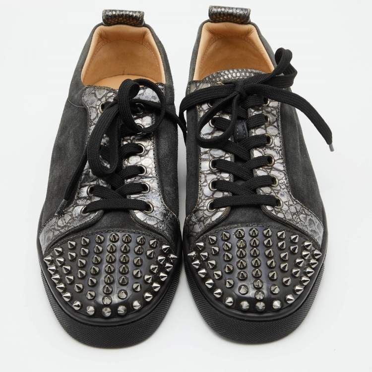 مملوكة مسبقًا Christian Louboutin Grey Leather and Suede Louis Junior Spike Low Top Sneakers Size 40