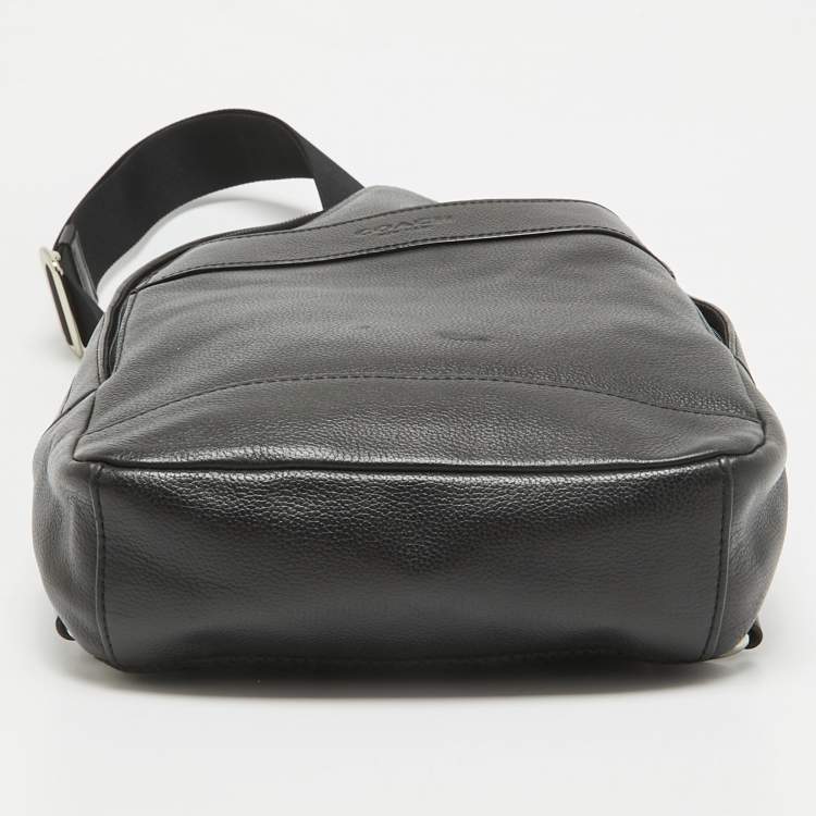 Pre Owned Coach Black Leather and Mesh Charles Sling Backpack