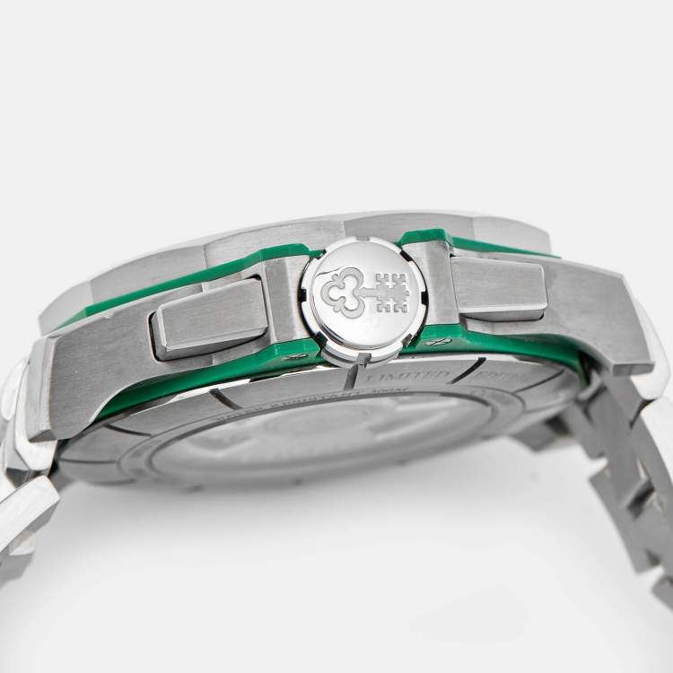 مملوكة مسبقًا ساعة يد رجالية كوروم أدميرال 132.211.04/V200 AV51 قرص أخضر تيتانيوم 45 مم