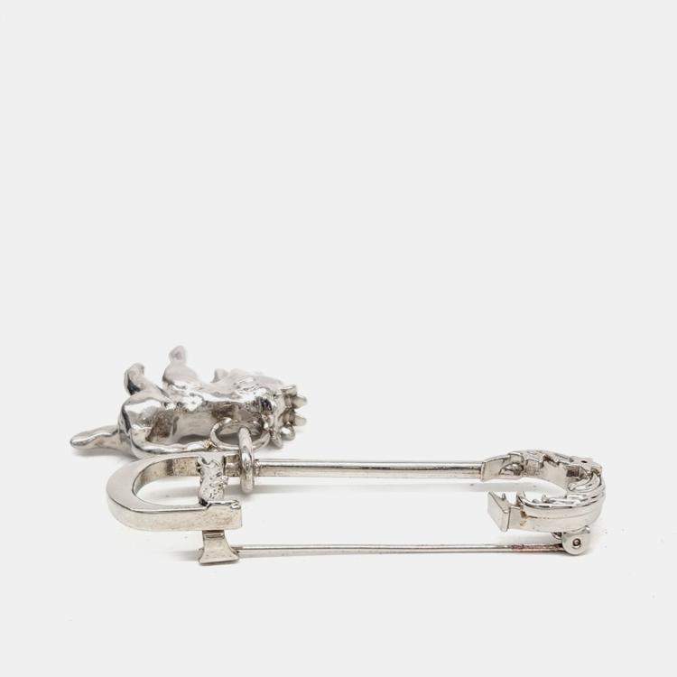 مملوكة مسبقًا بروش ديور فضي برأس أسد 