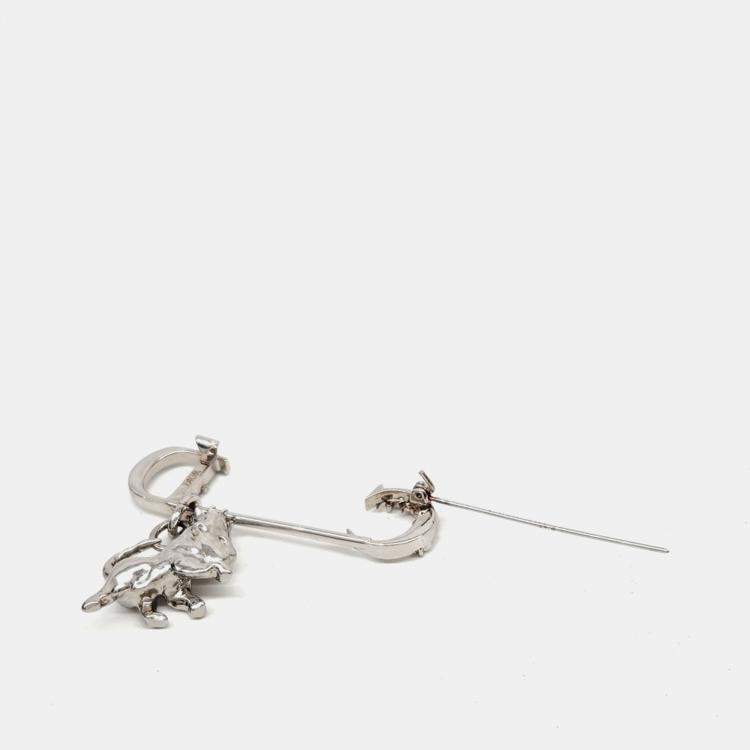 مملوكة مسبقًا بروش ديور فضي برأس أسد 