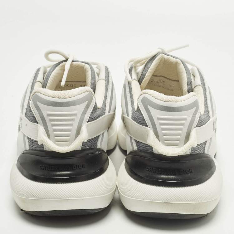 Pre Owned Dior B24 Runtek Up Size 43 Grey/White Fabric and Leather Low Top Sneakers