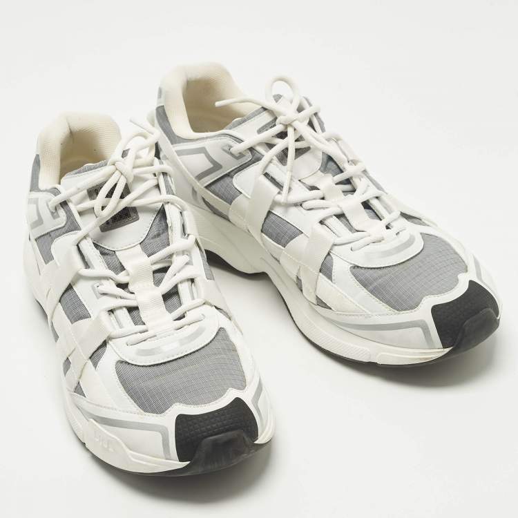Pre Owned Dior B24 Runtek Up Size 43 Grey/White Fabric and Leather Low Top Sneakers