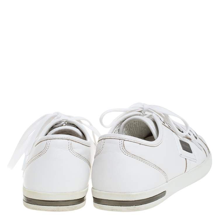مملوكة مسبقًا Dolce & Gabbana White Leather Logo Plaque Low Top Sneakers Size 43