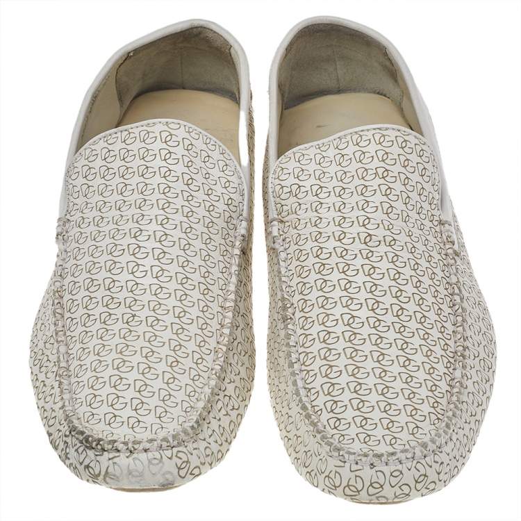 مملوكة مسبقًا Dolce & Gabbana White Logo Embossed Leather Slip On Loafers Size 45