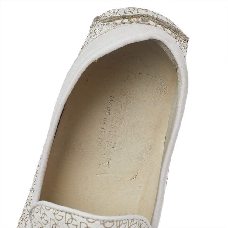 مملوكة مسبقًا Dolce & Gabbana White Logo Embossed Leather Slip On Loafers Size 45
