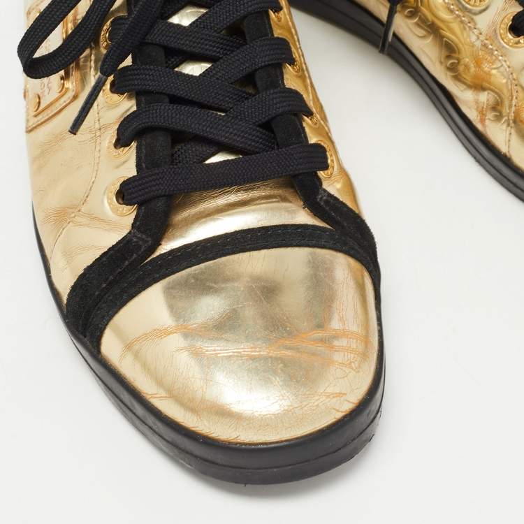 Pre Owned Dolce & Gabbana Gold Leather Logo Plaque Low Top Sneakers Size 41.5 