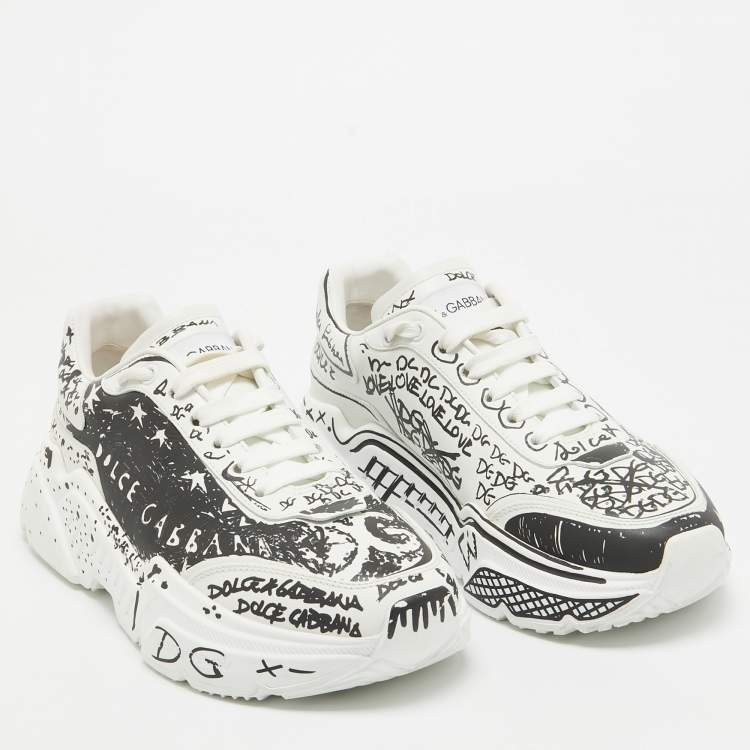 Pre Owned Dolce & Gabbana Black/White Graffiti Logo Low Top Sneakers Size 40.5