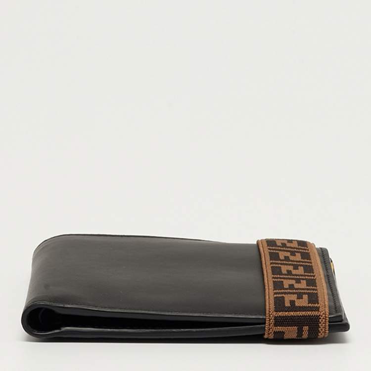 مملوكة مسبقًا Fendi Zucca Strap Black Leather Bifold Wallet