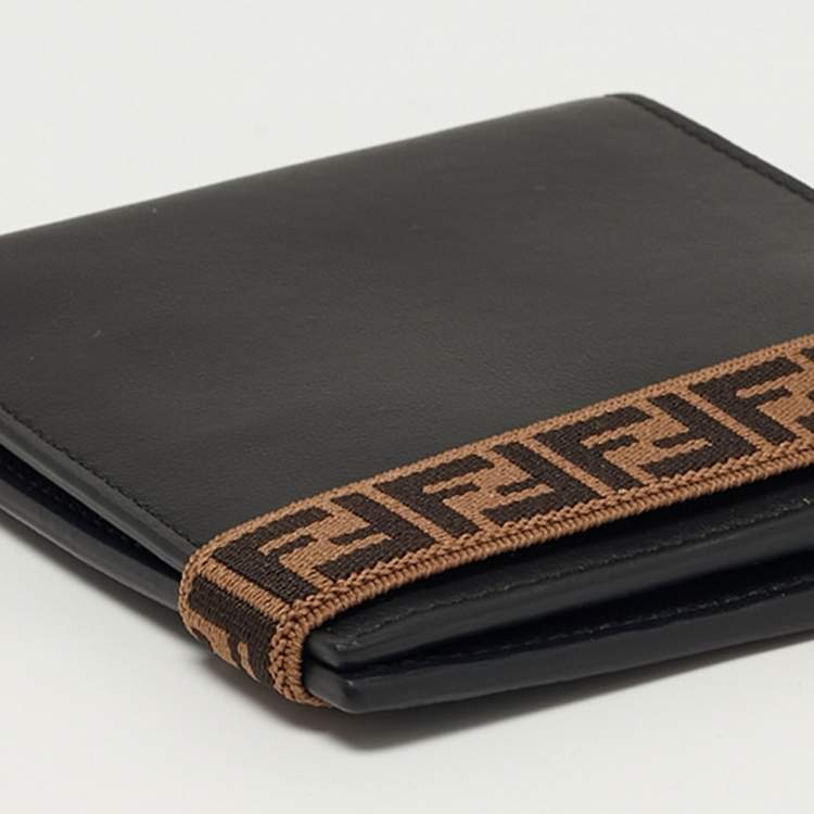 مملوكة مسبقًا Fendi Zucca Strap Black Leather Bifold Wallet