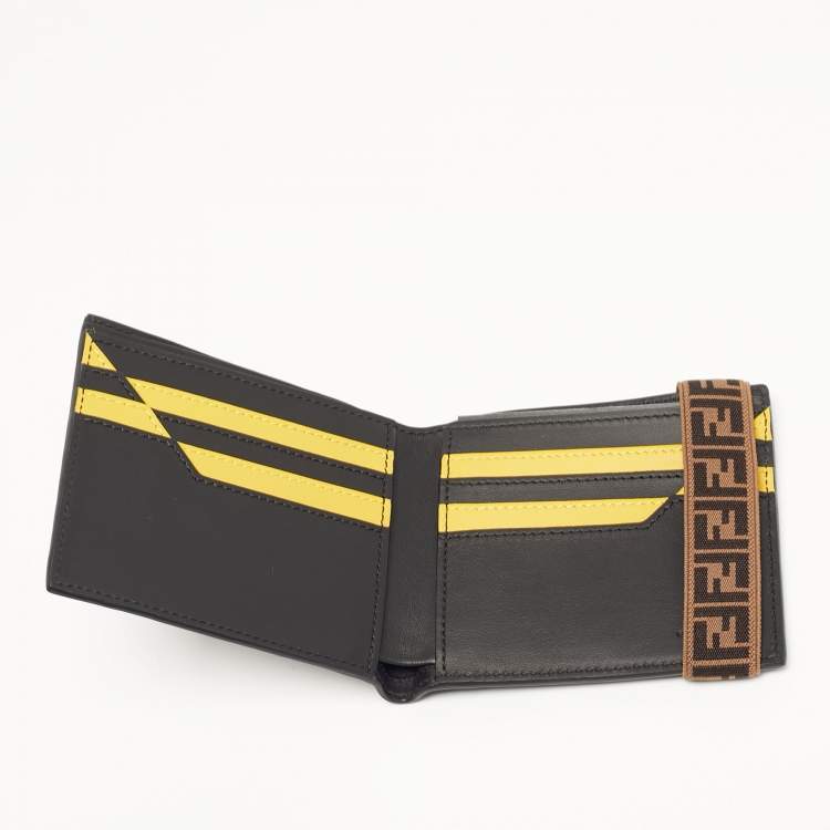 مملوكة مسبقًا Fendi Zucca Strap Black Leather Bifold Wallet