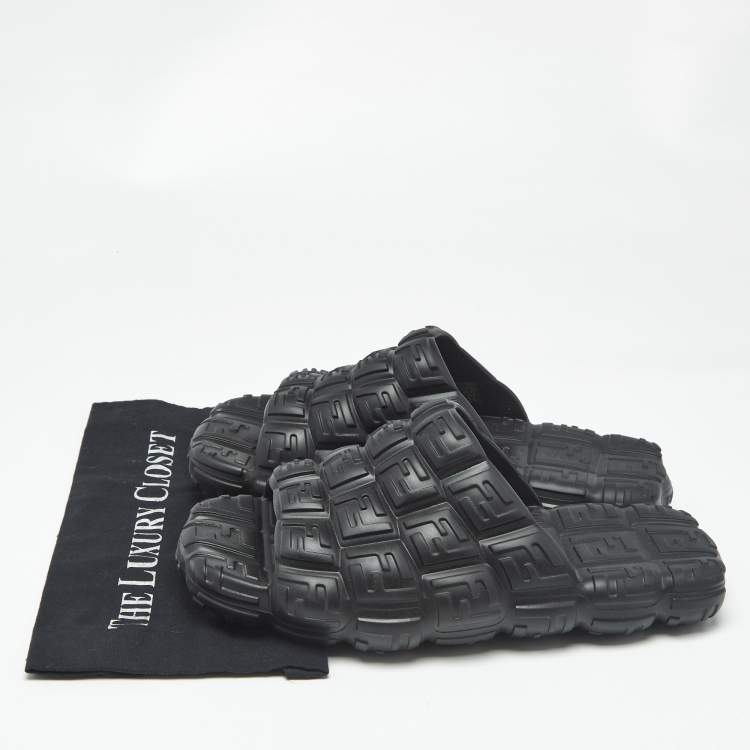 Pre Owned صندل شبشب مطاطي فاندي بطبعة شعار إف إف أسود مقاس 46