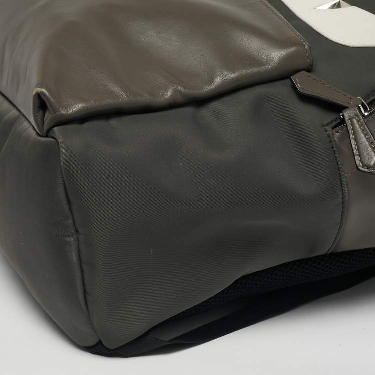 مملوكة مسبقًا حقيبة ظهر فندي دولسي مونستر آيز مدورة جلد ونايلون رمادي/أسود