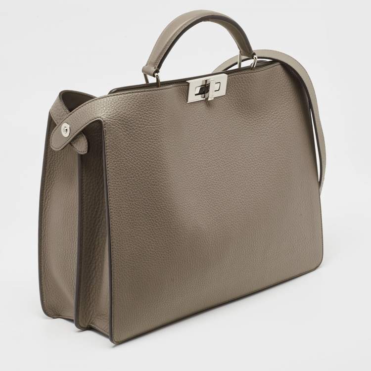 Pre Owned Fendi Beige Leather Medium Peekaboo ISeeU Top Handle Bag