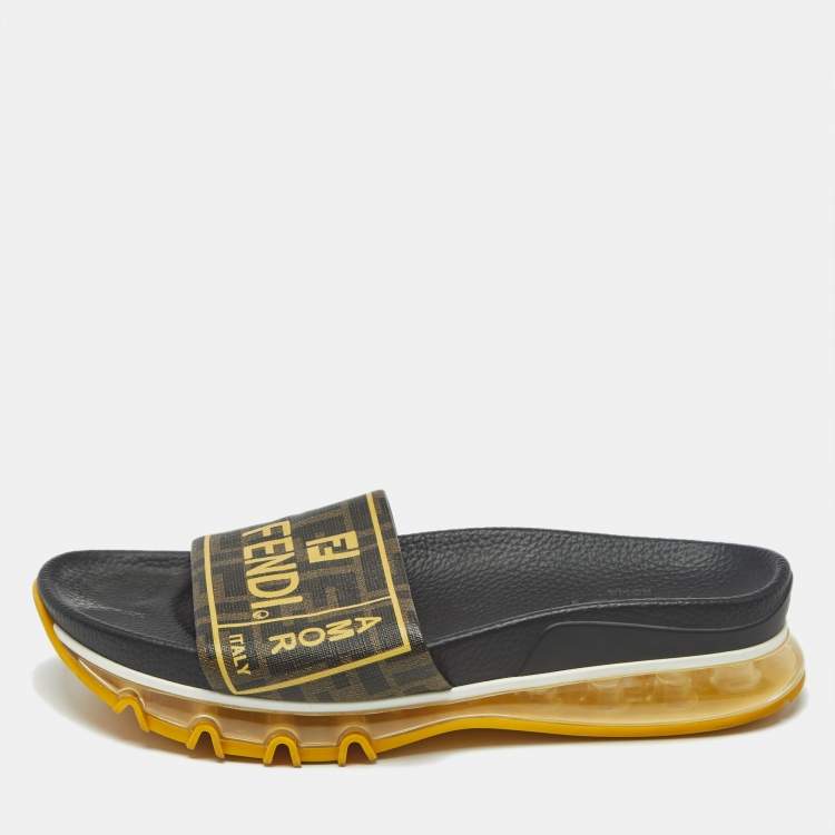 Pre Owned Fendi Brown Zucca Logo Print Coated Canvas Clear Sole Slide Sandals Size 41.5